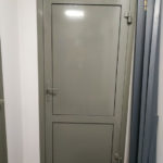 Серая алюминиевая дверь GFTD706